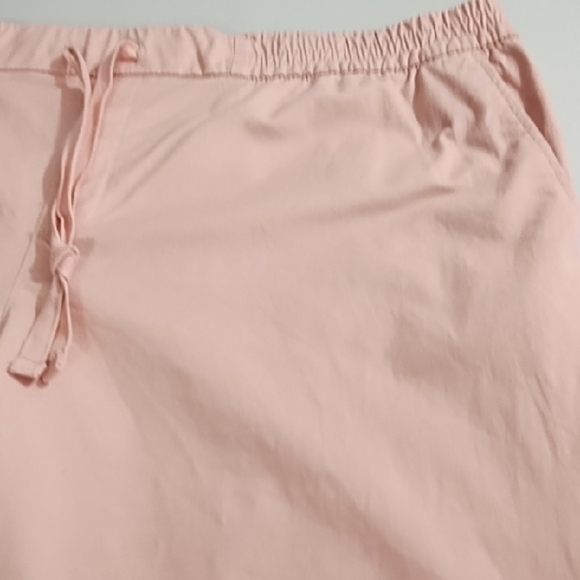 Old Navy Soft Pink Chinos Relaxed Fit Lightweight Cotton Spandex Pockets NWOT - Picture 2 of 14